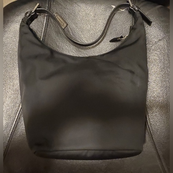 Authentic Women’s Coach hobo shoulder bag, NWT - Picture 1 of 7
